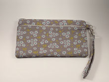 Load image into Gallery viewer, Double-zip Wristlet-Gray
