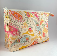 Load image into Gallery viewer, Paladin Pouch- Peach Paisley
