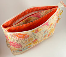 Load image into Gallery viewer, Paladin Pouch- Peach Paisley
